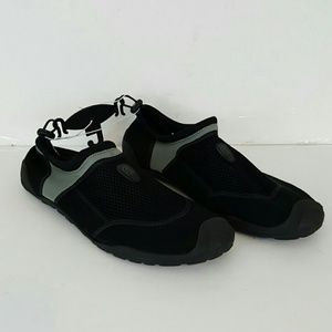 Men's water Shoes Large (11/12) NWOT